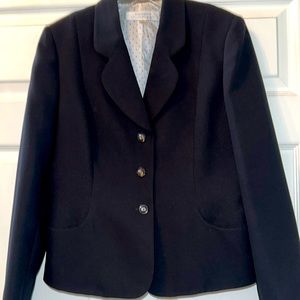 Tahari Arthur Levine black blazer impeccably tailored size 10